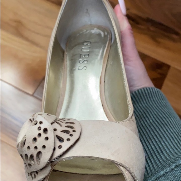 Size 5 platform Guess heels - Picture 9 of 9